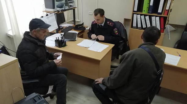 В Западном округе проходят рейдовые мероприятия, направленные на недопущение размещения рекламных материалов и объявлений