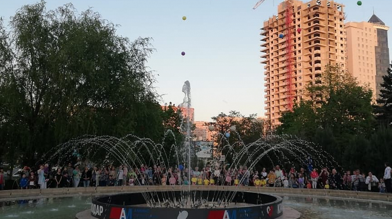 В сквере Фестивальном открыли сезон фонтанов