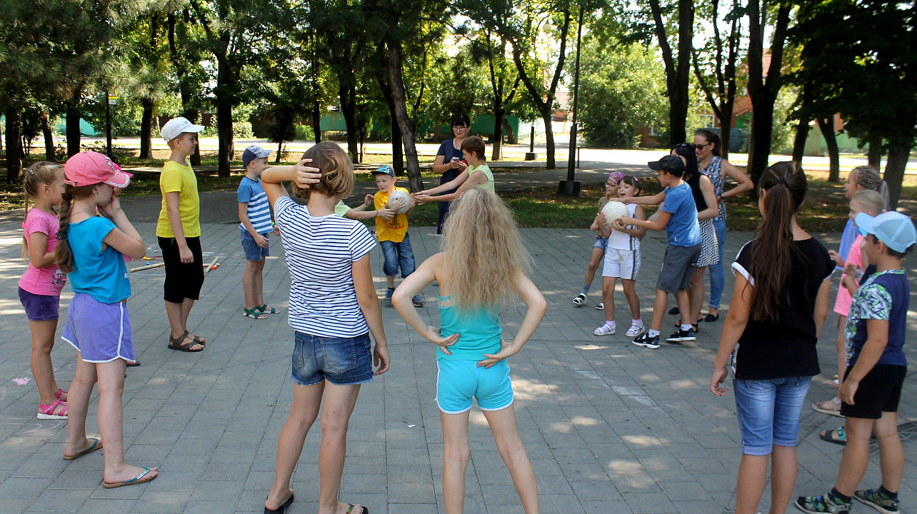 В Центре культуры и досуга Прикубанского округа ребятам показали «октябрятские тропы»