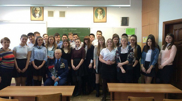 Встреча учеников с ветераном ВОВ прошла в школе № 19 Западного округа