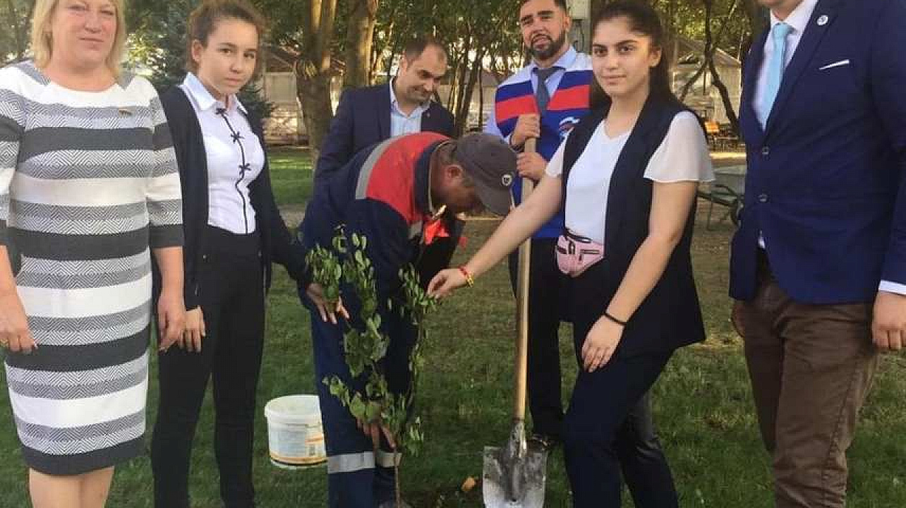 Школы Западного округа присоединились к экологической акции