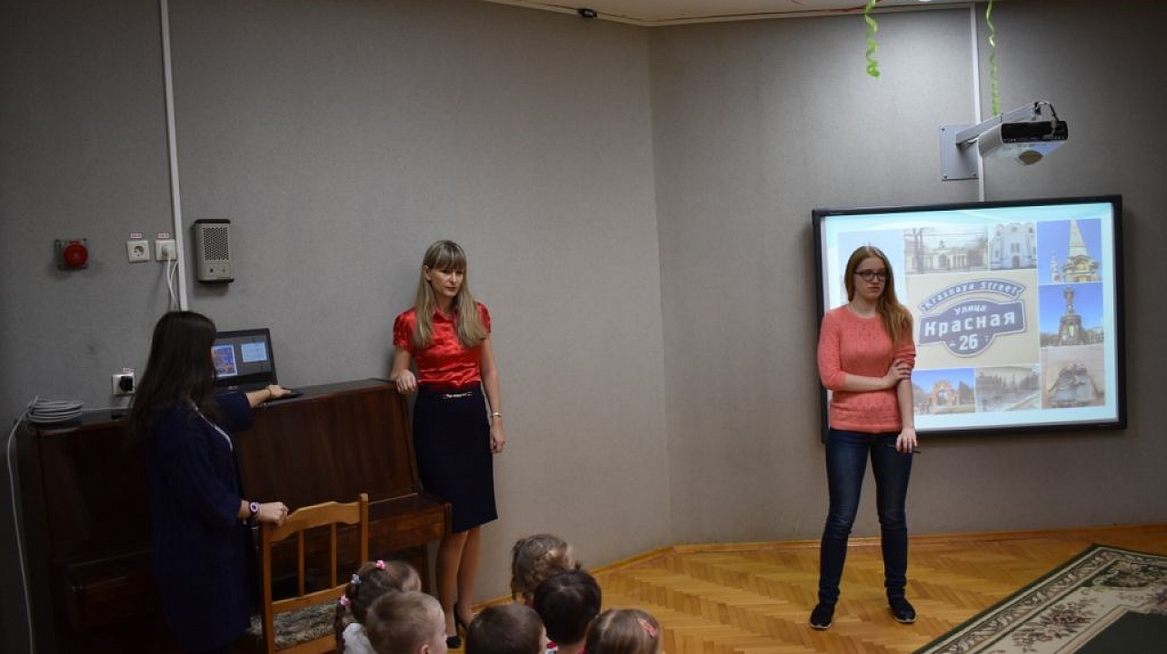 Возложение цветов к памятнику Александра Покрышкина