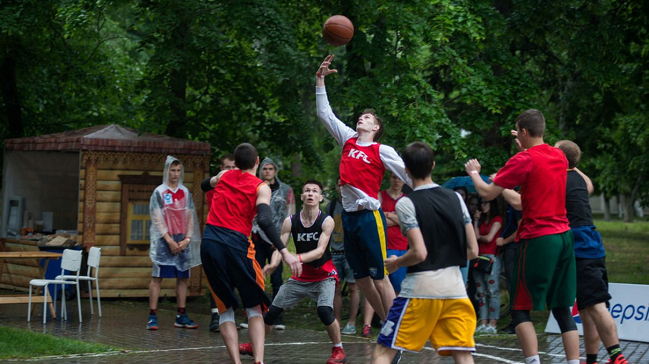 В Краснодаре состоялся спортивно-музыкальный фестиваль с участием Романа Широкова