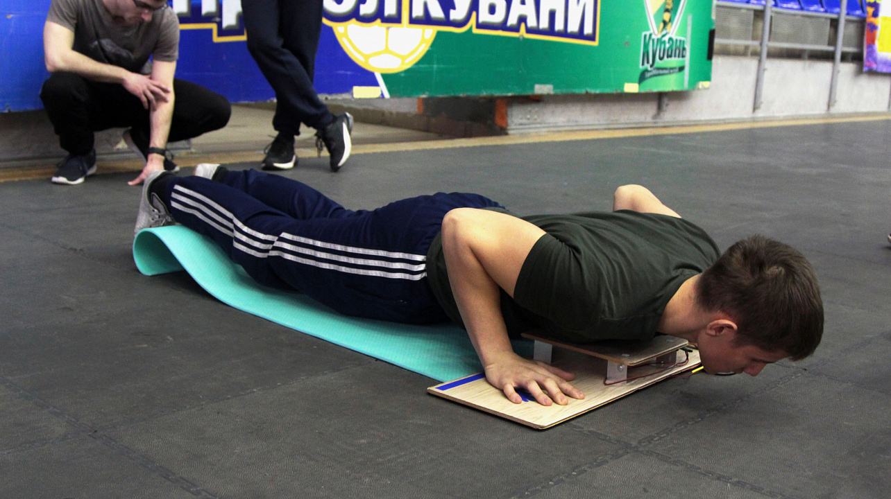 Тренируйся раз по сто - сдашь все нормы ГТО!