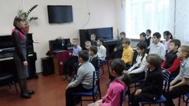 В прикубанской школе-интернате №3 продолжает работу «Музыкальная гостиная»