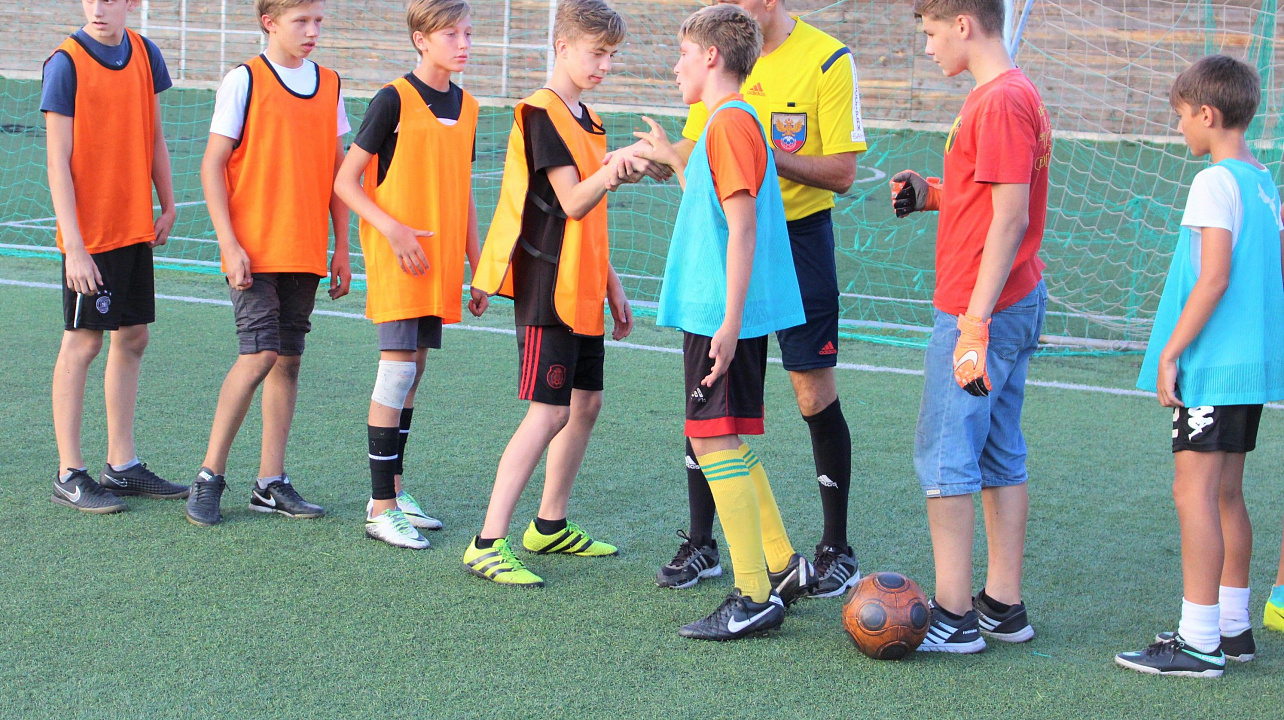 Футбол набирает ход