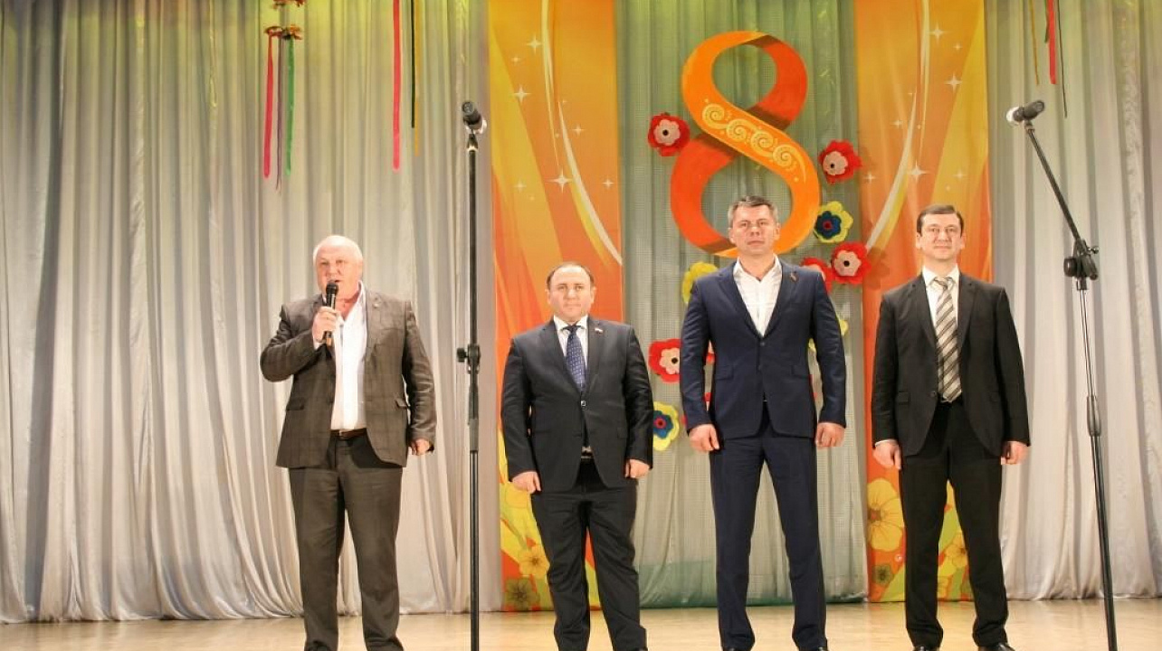 В Прикубанском округе поздравили женщин с Международным женским днем