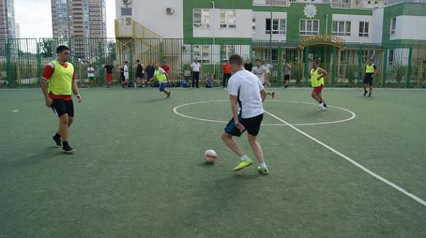 Казаки-дружинники сразились на футбольном поле