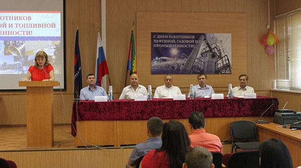 Заместитель главы Западного округа поздравил работников ОАО "НПО "Промавтоматика"