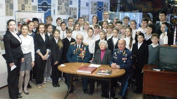 В рамках месячника военно-патриотической работы в МБОУ гимназии № 72 проходят встречи с ветеранами ВОВ и Героями России