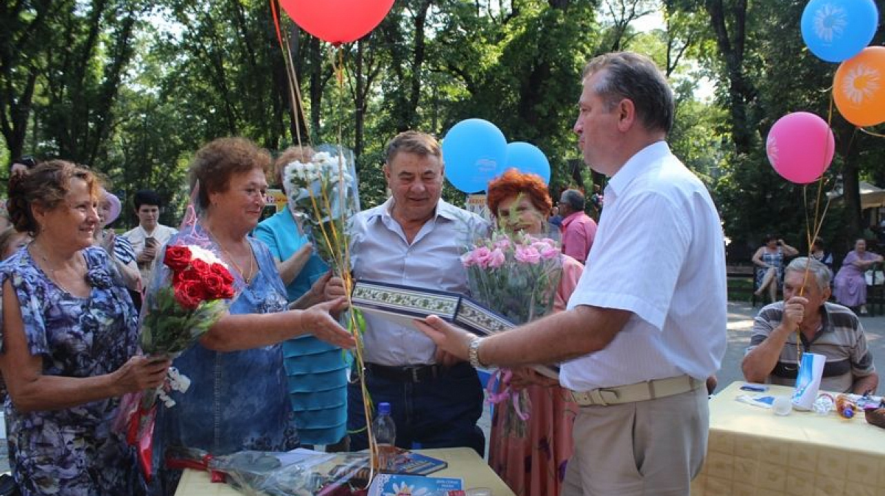 Центральный округ отметил Всероссийский день семьи, любви и верности