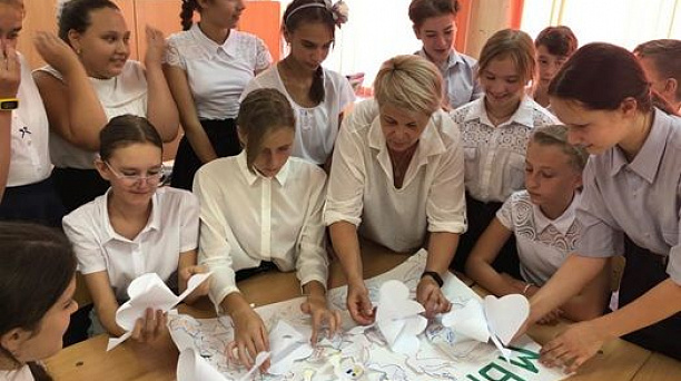 В Западном округе более 11 000 учащихся приняли участие в мероприятиях, посвящённых Дню солидарности в борьбе с терроризмом