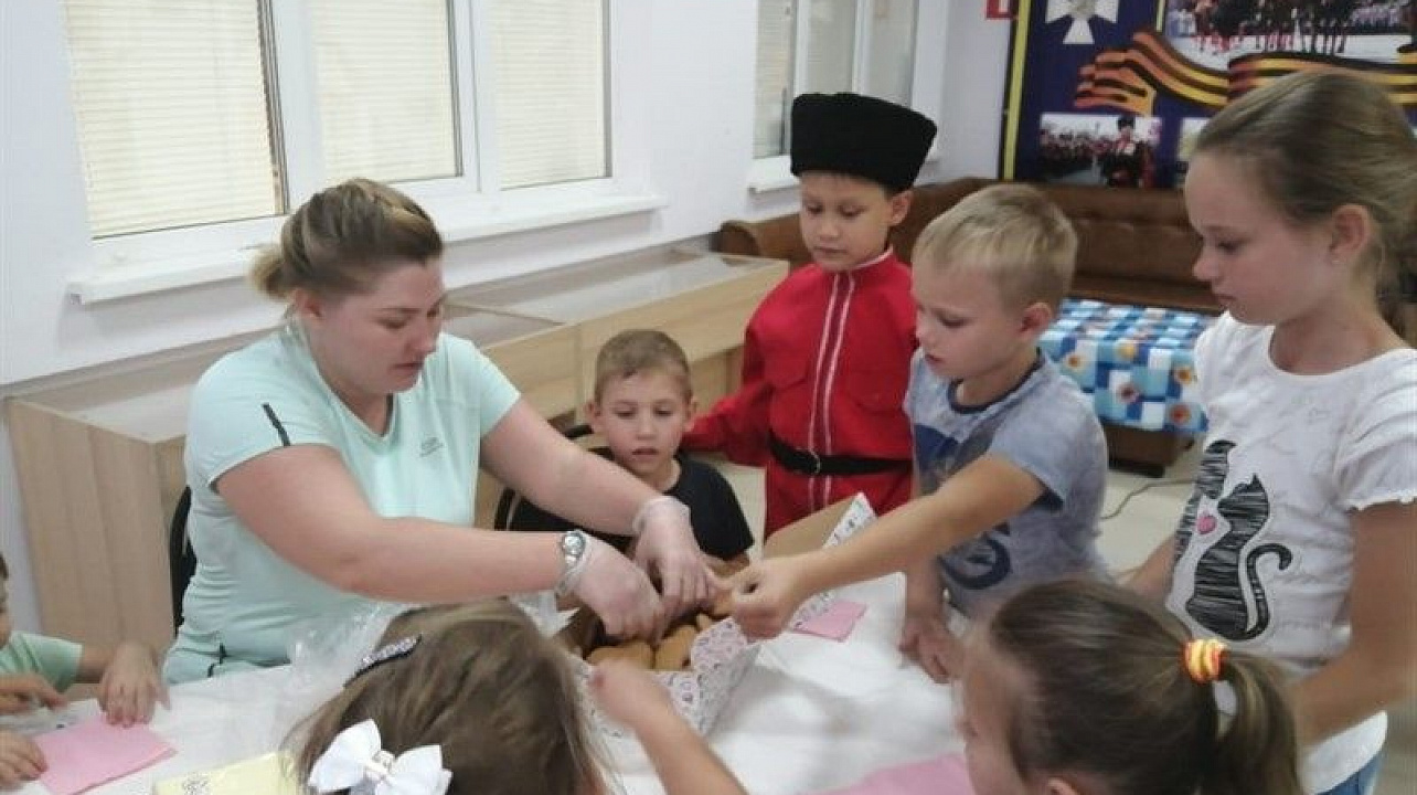 Открытие Клуба «Мамы Казачки» прошло накануне дня образования Краснодарского края.jpg