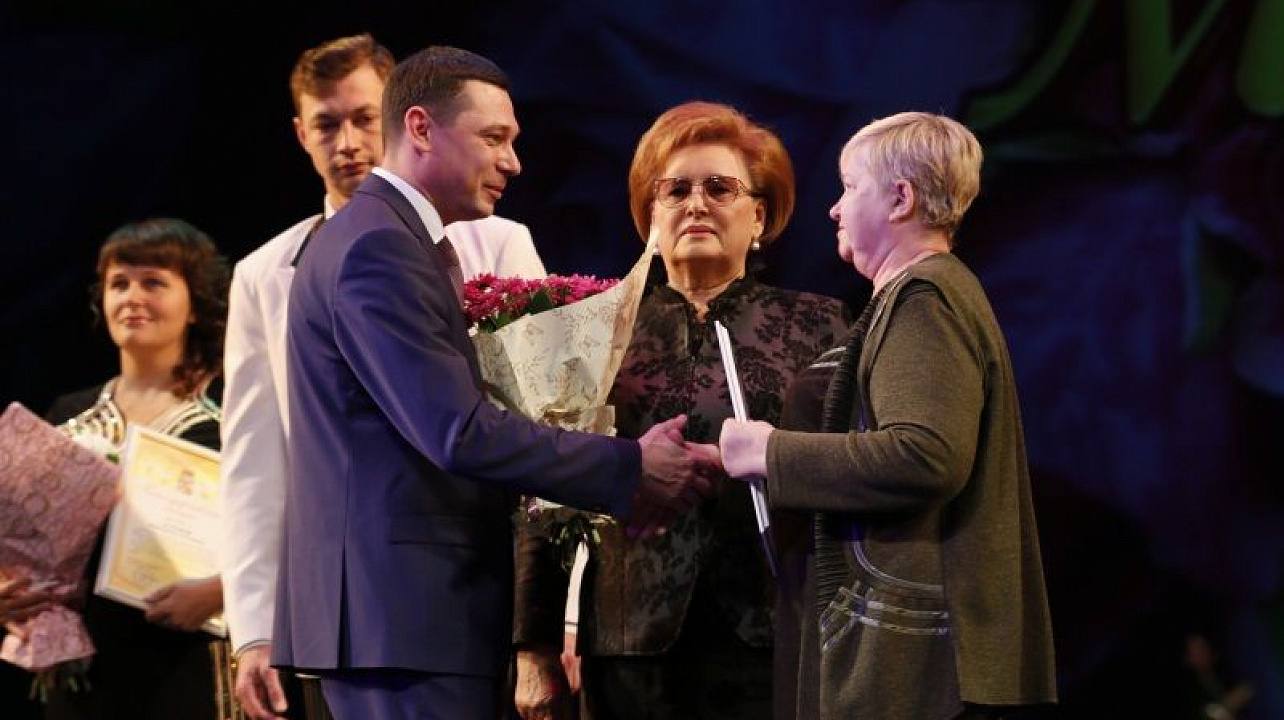 Жители Центрального округа приняли участие в городском праздничном мероприятии, посвященном Дню матери