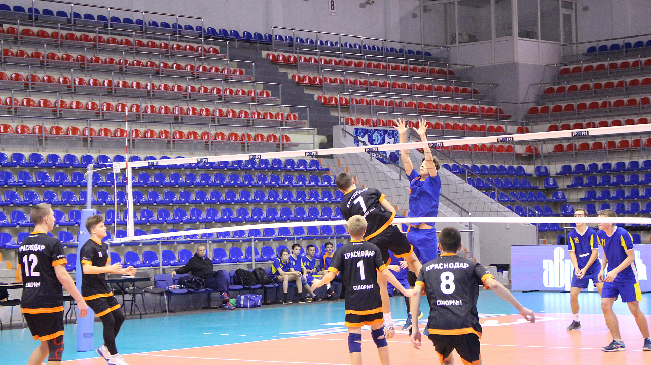 Определились победители Первенства Краснодара по волейболу среди юношей и девушек