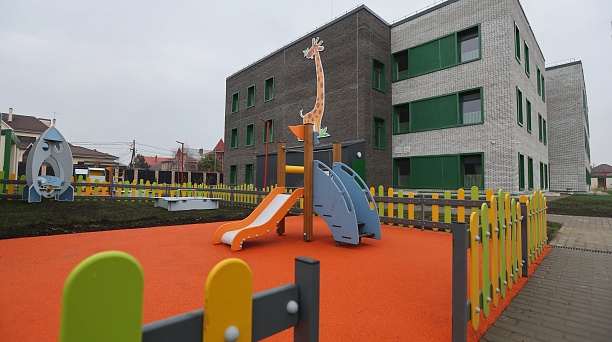 Евгений Наумов вместе с губернатором Кубани Вениамином Кондратьевым осмотрели ход строительства соцобъектов на ул. им. Ягодина