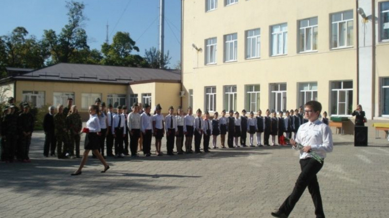 В школе № 30 прошел митинг, посвященный Герою Советского Союза Михаилу Корницкому