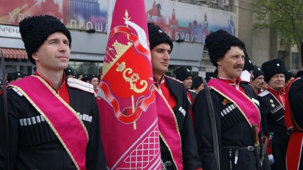 Казаки Екатеринодарского районного казачьего общества приняли участие в параде