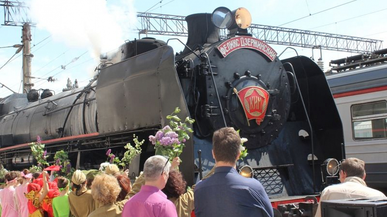 Ветераны ВОВ,  общественность и активисты Центрального округа встретили поезд Победы