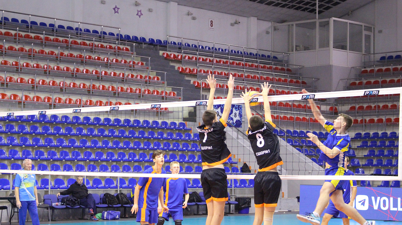 Определились победители Первенства Краснодара по волейболу среди юношей и девушек