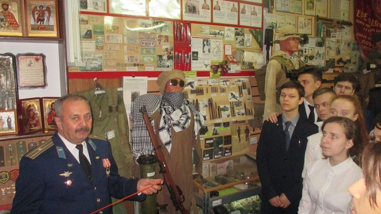 Ученики школы № 80 посетили музей боевой славы в Прикубанском отделении РСВА города Краснодара.jpg