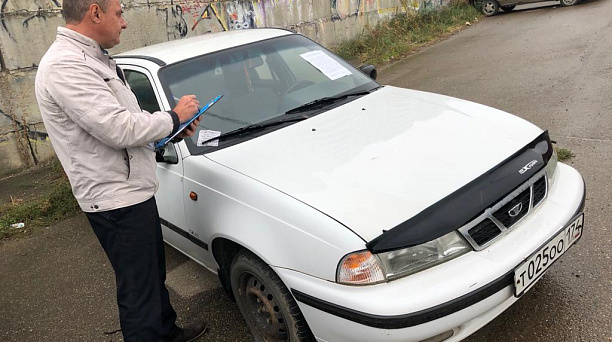 В Западном округе продолжаются рейды по выявлению брошенных машин