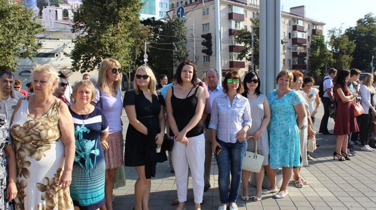 Общественность Центрального округа приняла участие в церемонии поднятия флага