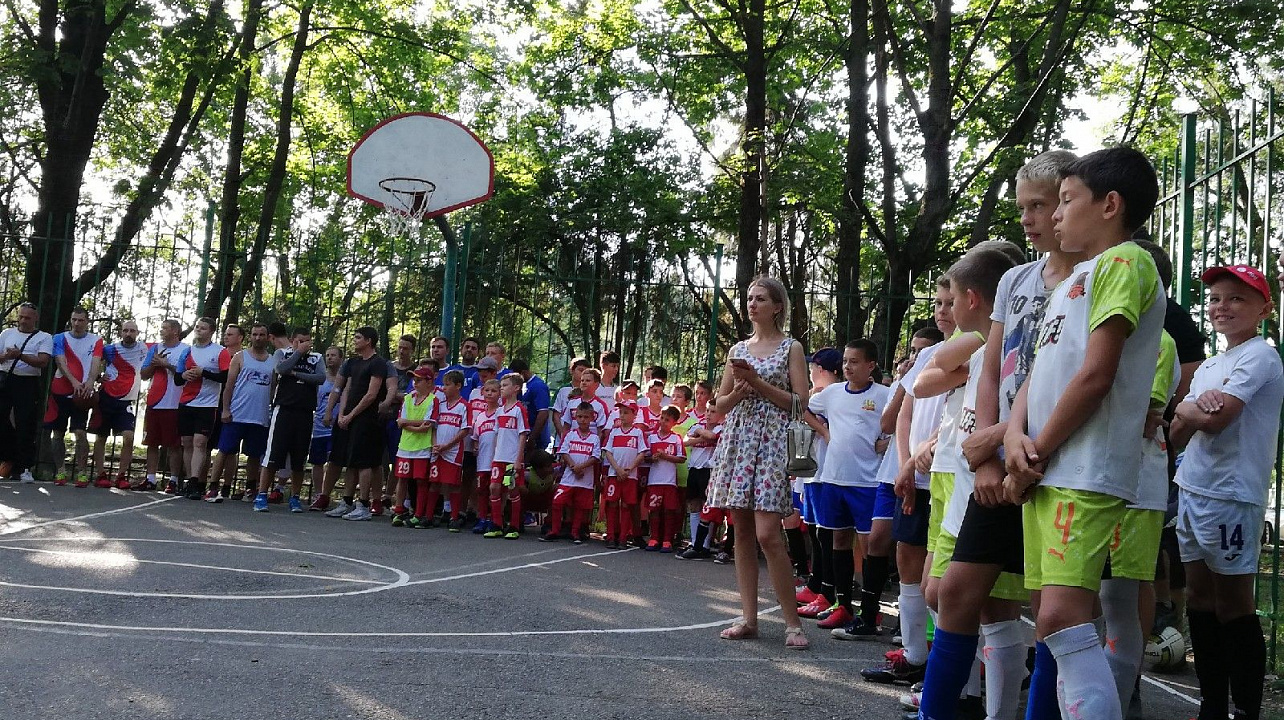В сквере «Кленовый» состоялся окружной спортивный праздник «Мы выбираем – спорт!»
