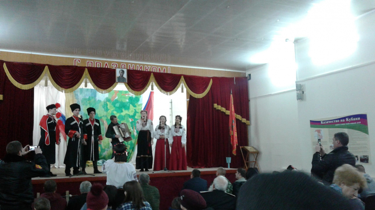 Учащиеся школы № 61 приняли участие в традиционных казачьих играх в хуторе им. Ленина