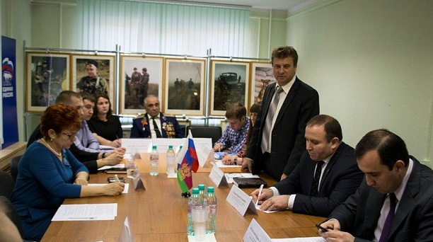 Делегация Западного округа приняла участие в круглом столе на тему «Великая Победа, добытая Единством»