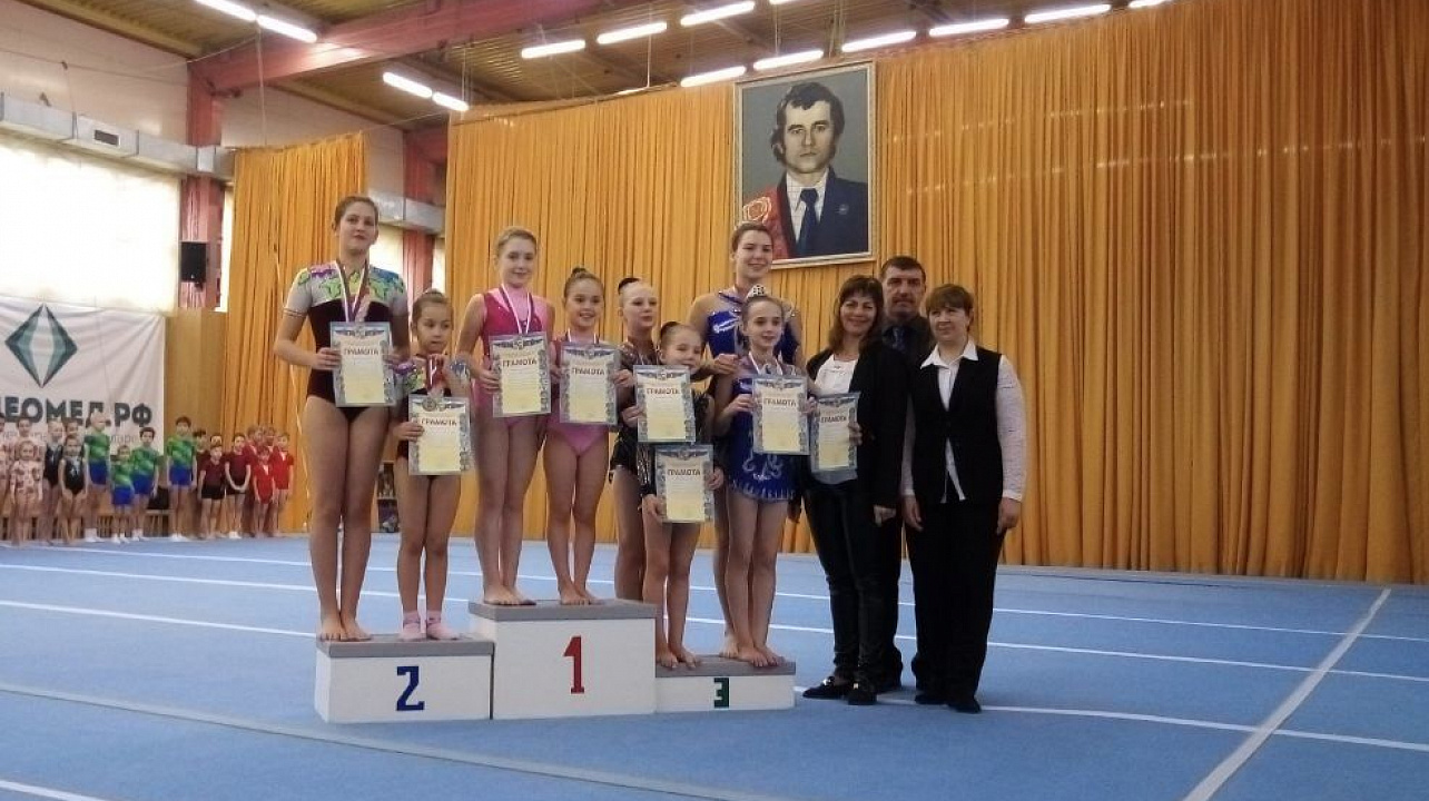 Акробаты «Спортивной школы олимпийского резерва № 3» завоевали десять медалей