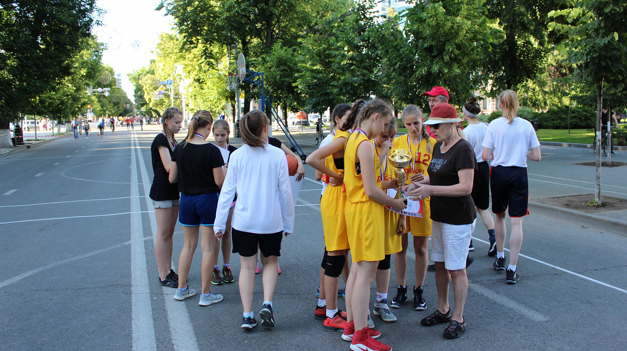 Фотоотчет с юношеской суперлиги по уличному баскетболу