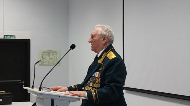 В Кубанском государственном медицинском университете прошла встреча студентов с генерал-майором ракетных войск Максимовым А.С.