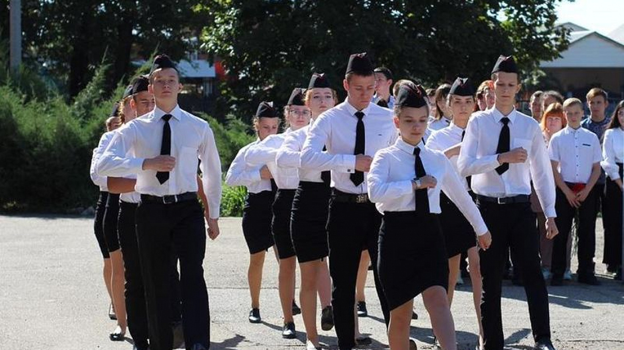 В школе № 22 установили мемориальную доску Герою Советского Союза Дмитрию Михайловичу Карбышеву