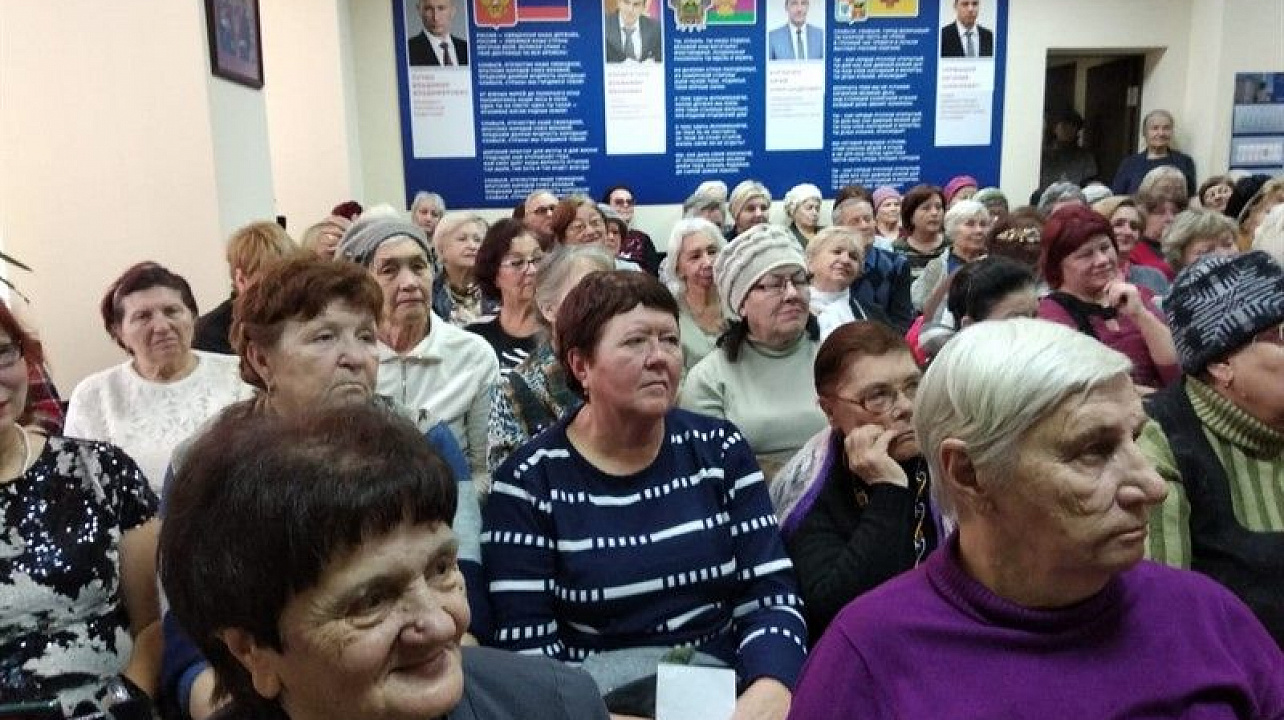 В городском совете ветеранов открылся клуб «Серебряные путешественники».jpg