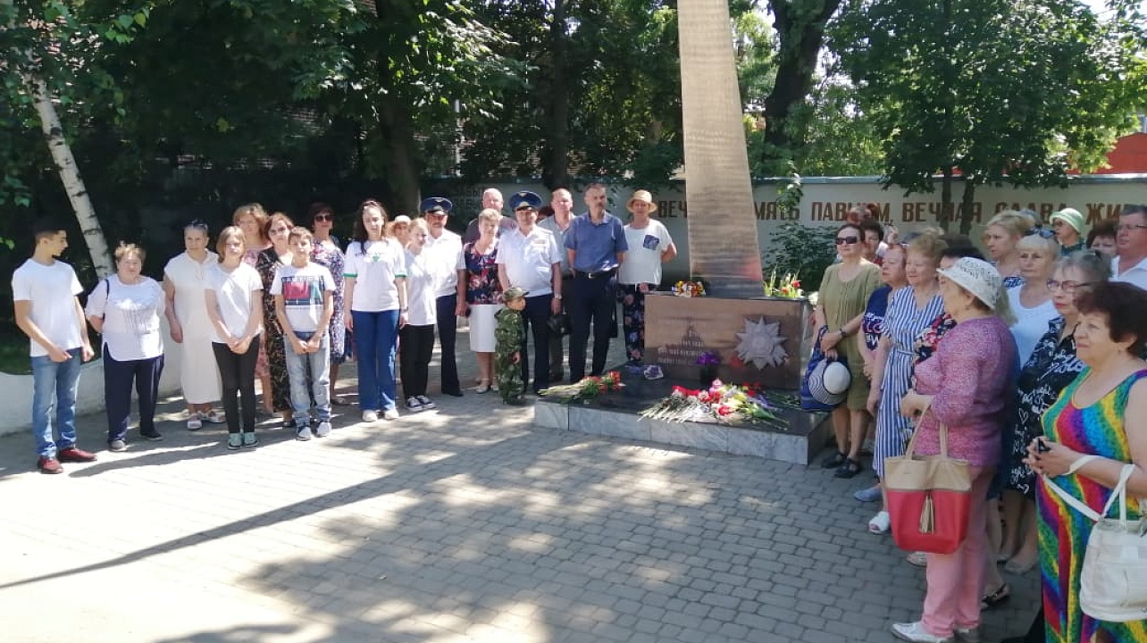 Акция «Свеча памяти» и возложения цветов у памятников участникам Великой Отечественной войны сегодня прошли по всему Прикубанскому округу