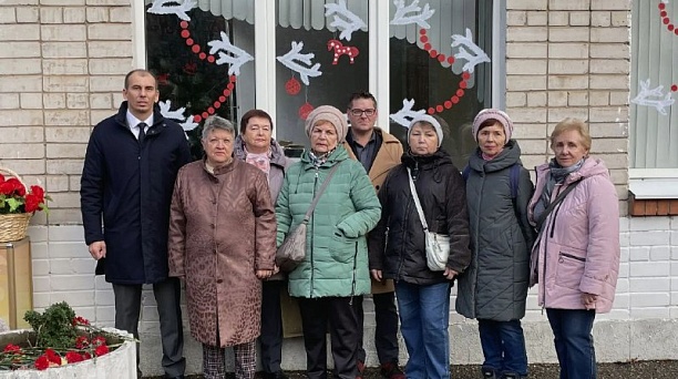 В День Героев Отечества в Прикубанском округе прошли возложения цветов у памятников участникам Великой Отечественной войны