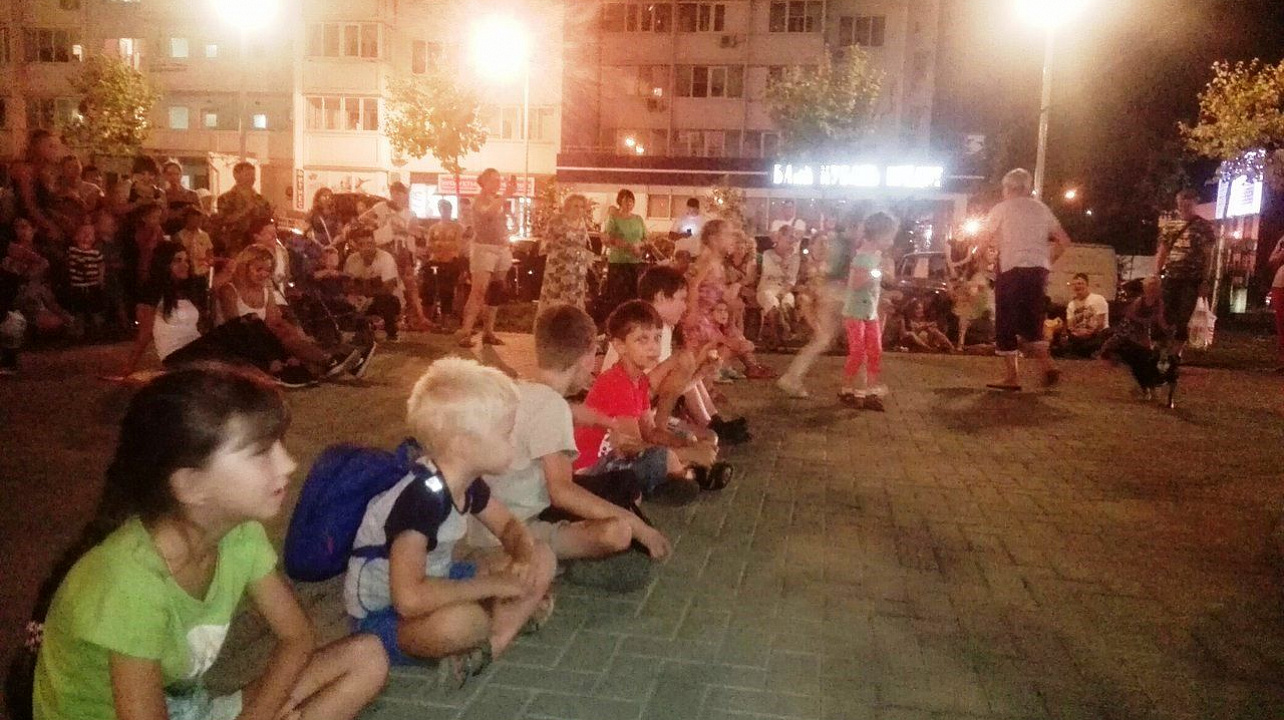 Проект "Кино нашего двора" посетил микрорайон Московский