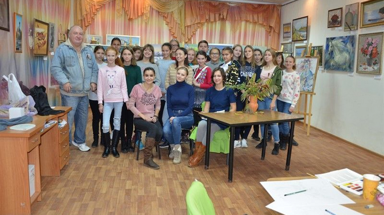 Творческие мастер-классы для краснодарских школьников прошли в Краснодарском центре имени Николая Котлярова.jpg