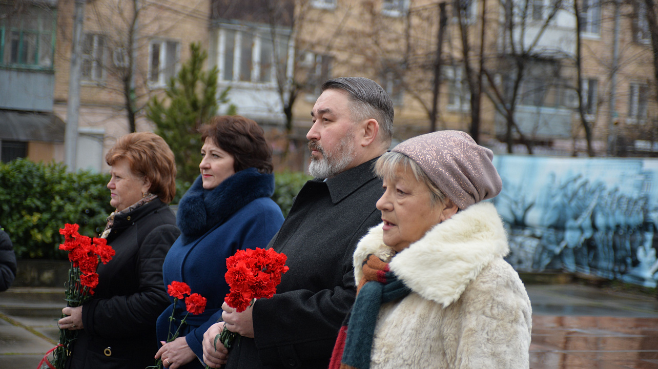 В Западном округе прошло возложение цветов к памятнику студентам, преподавателям и сотрудникам Политехнического университета, погибшим на фронтах