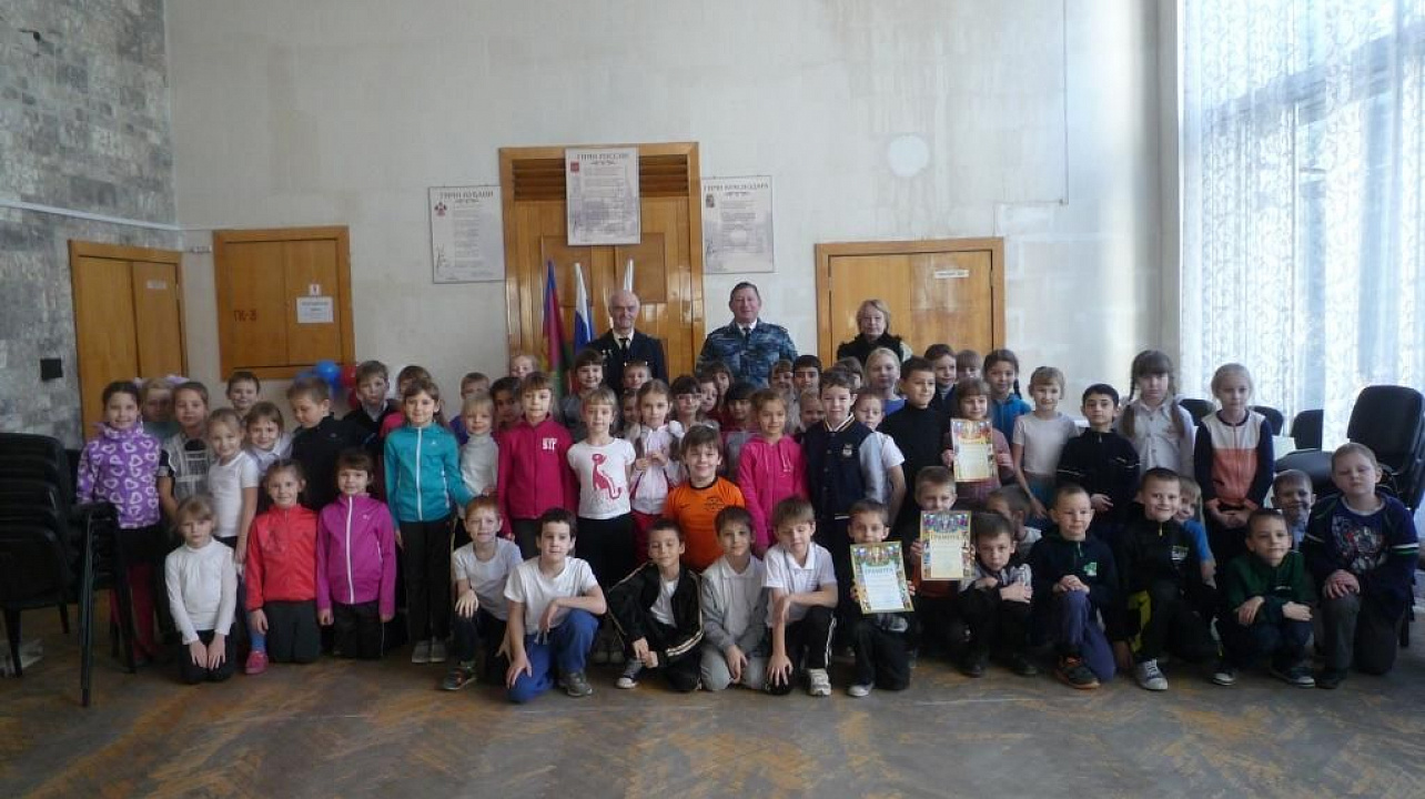 Первоклашки школы №38 состязались в военно-спортивной игре «Богатырские забавы»