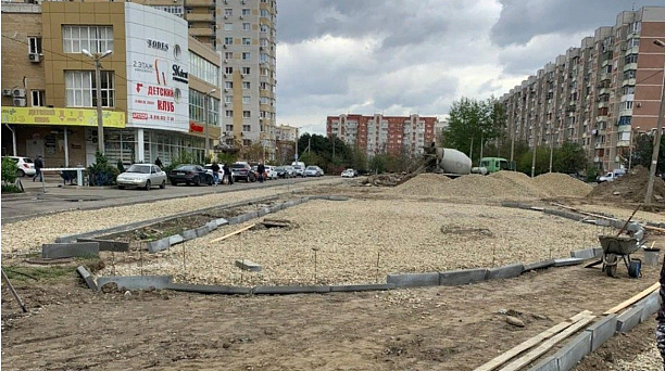 В условиях карантина на территории Краснодара продолжаются необходимые работы по благоустройству