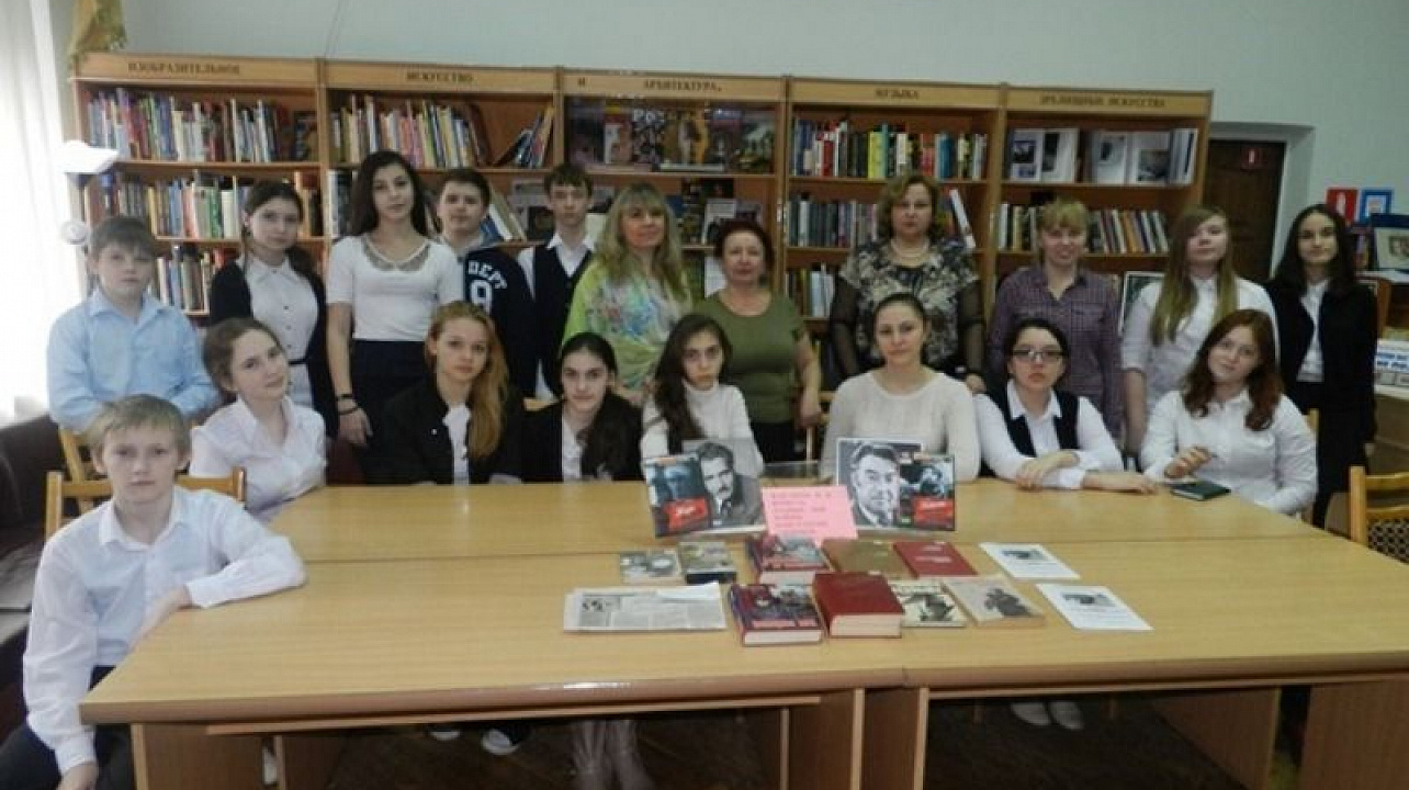 Литературно-музыкальная композиция на патриотическую тематику прошла в городской библиотеки им. Н.А. Некрасова