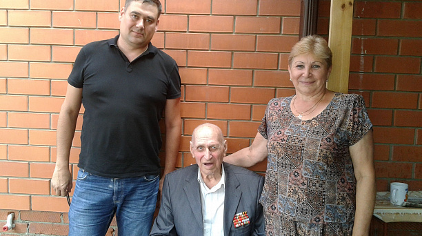 Участника Великой Отечественной войны из Прикубанского округа поздравили с 90-летием