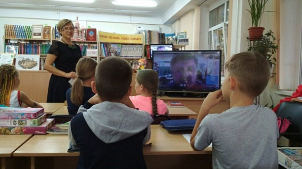 В детской библиотеке им. К.И. Чуковского состоялся видеомост  с детским писателем