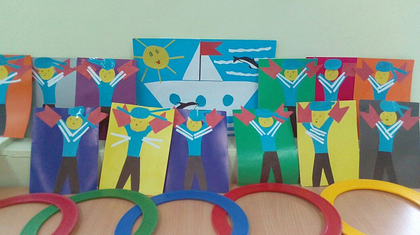 В детском саду Западного округа сделали аппликацию «Морская флотилия»