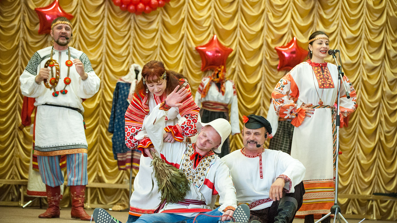 Русскую фольклорную программу «От России до России» показали в образовательных учреждениях Краснодара (2).jpg
