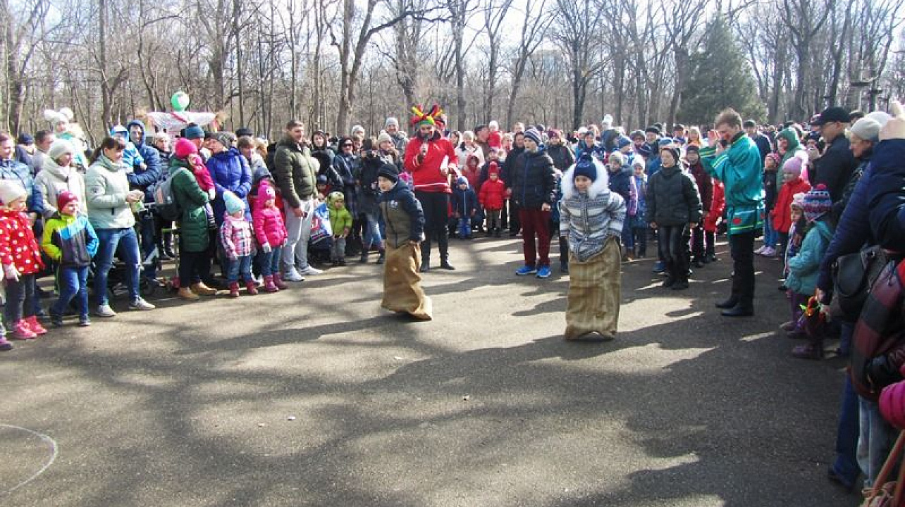 В Центральном округе прошел праздник «Широкая Масленица!»