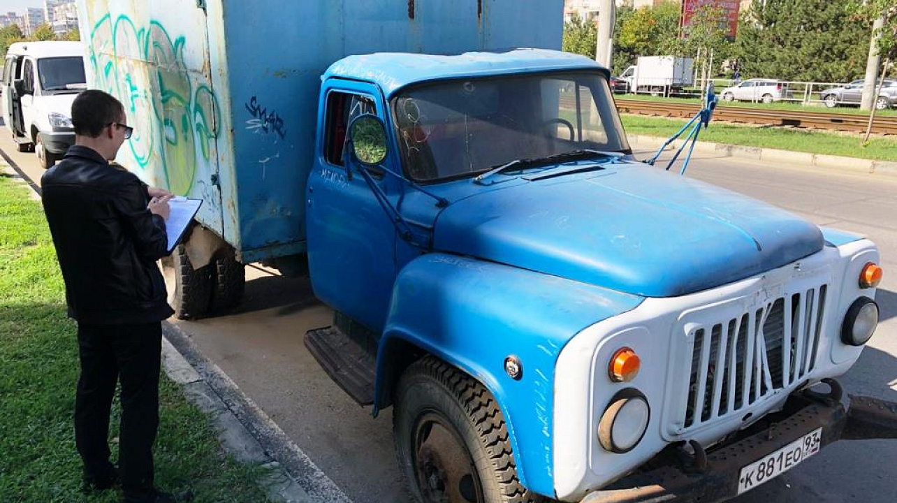 В Западном округе продолжается мониторинг брошенного автотранспорта