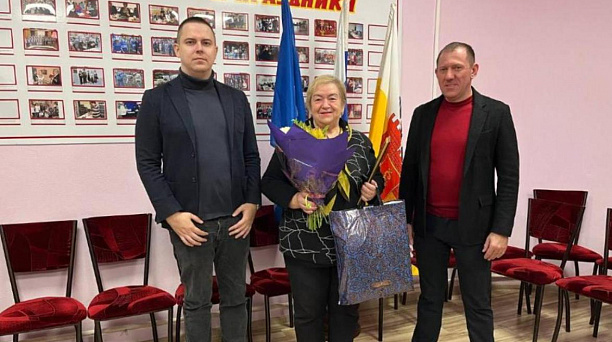 Депутаты поздравили председателя ТОС с 70-летием
